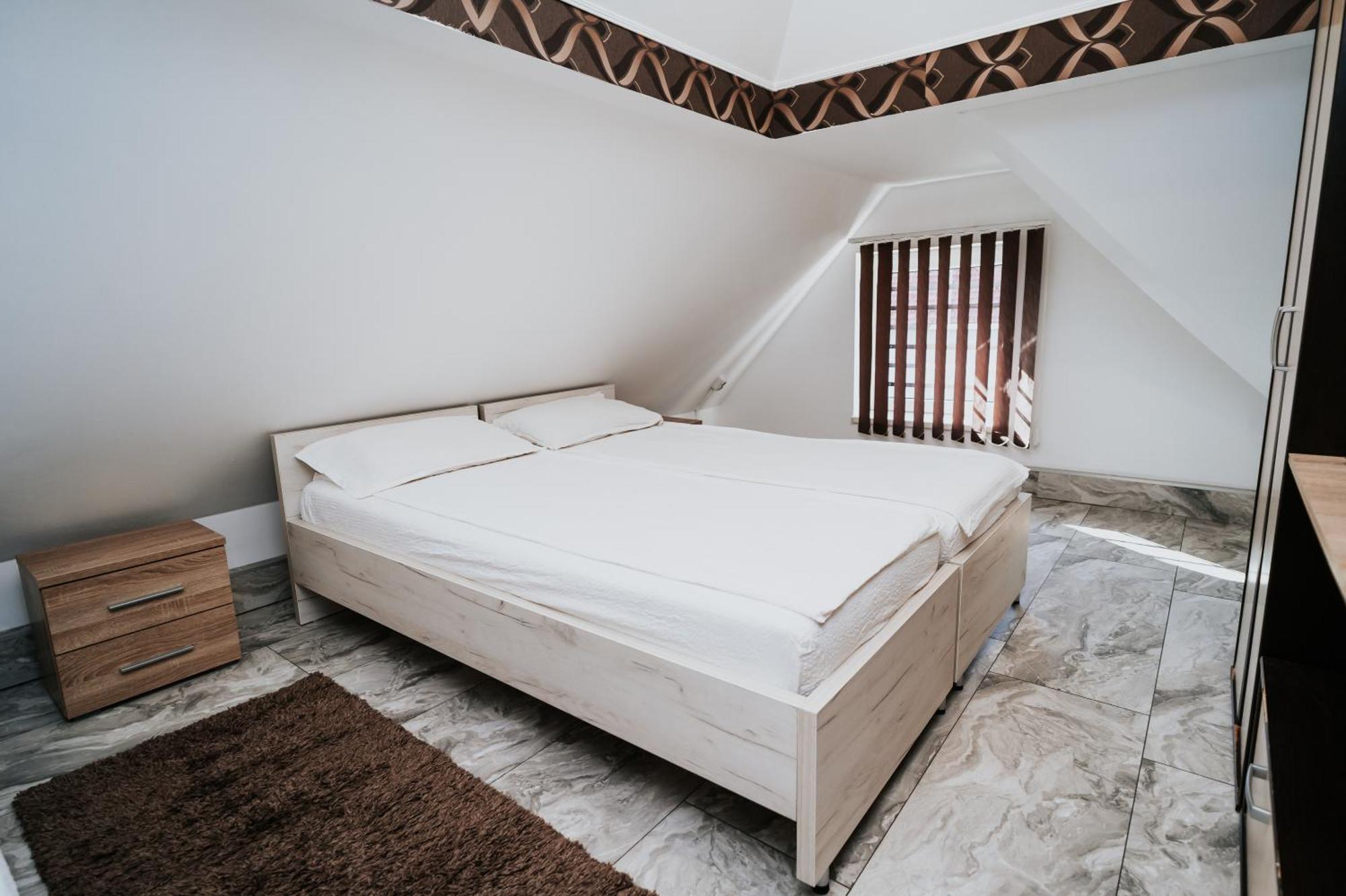 Apartment Attic Sibiu Esterno foto