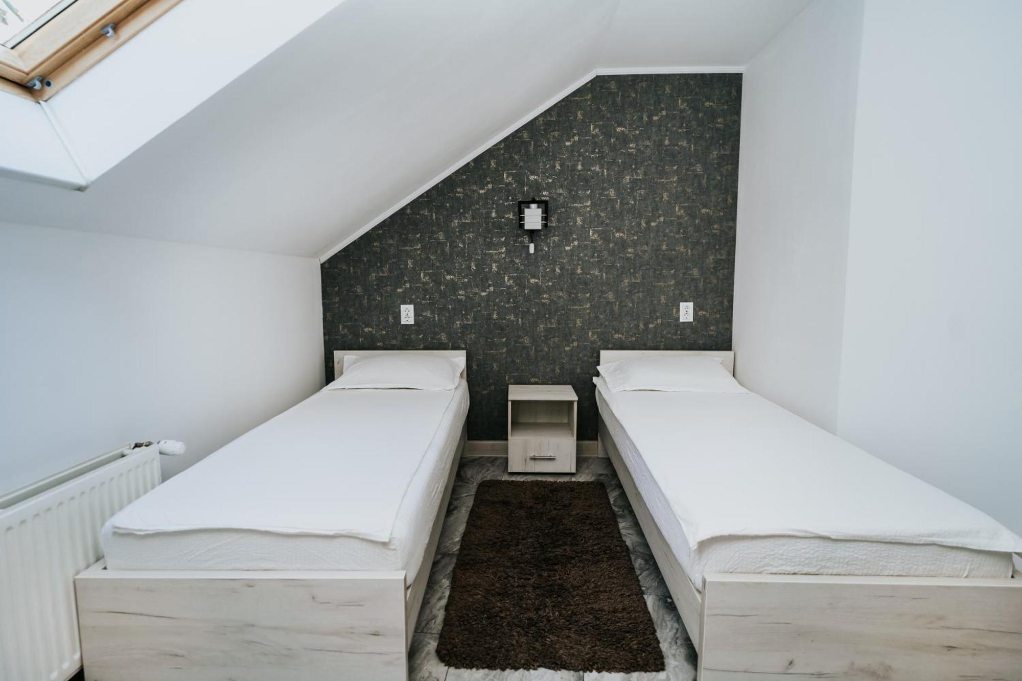 Apartment Attic Sibiu Esterno foto